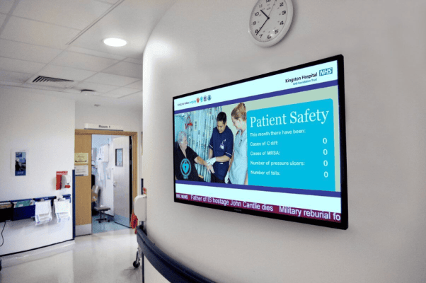 gia-man-hinh-quang-cao