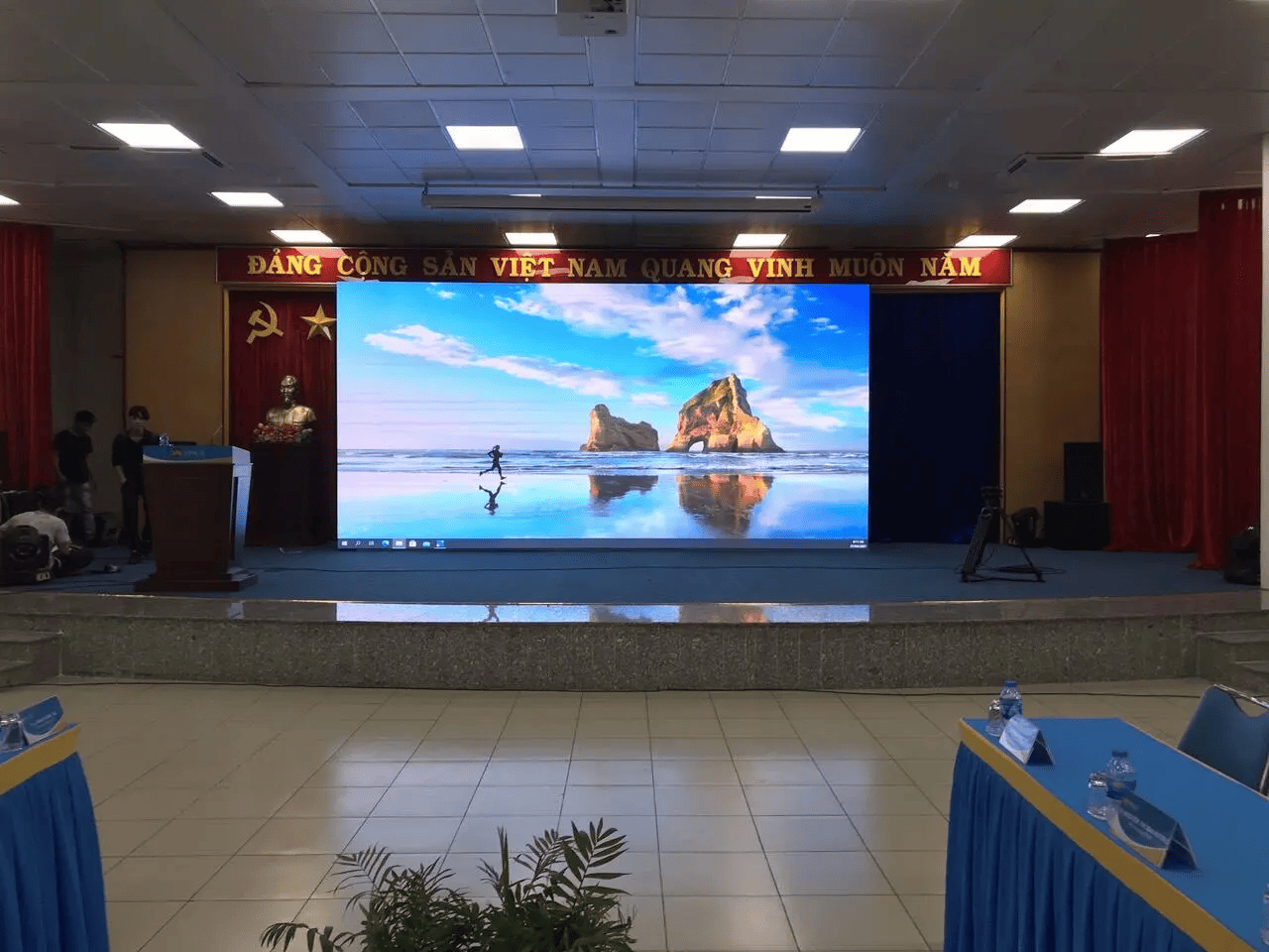 lap-man-hinh-led-da-nang