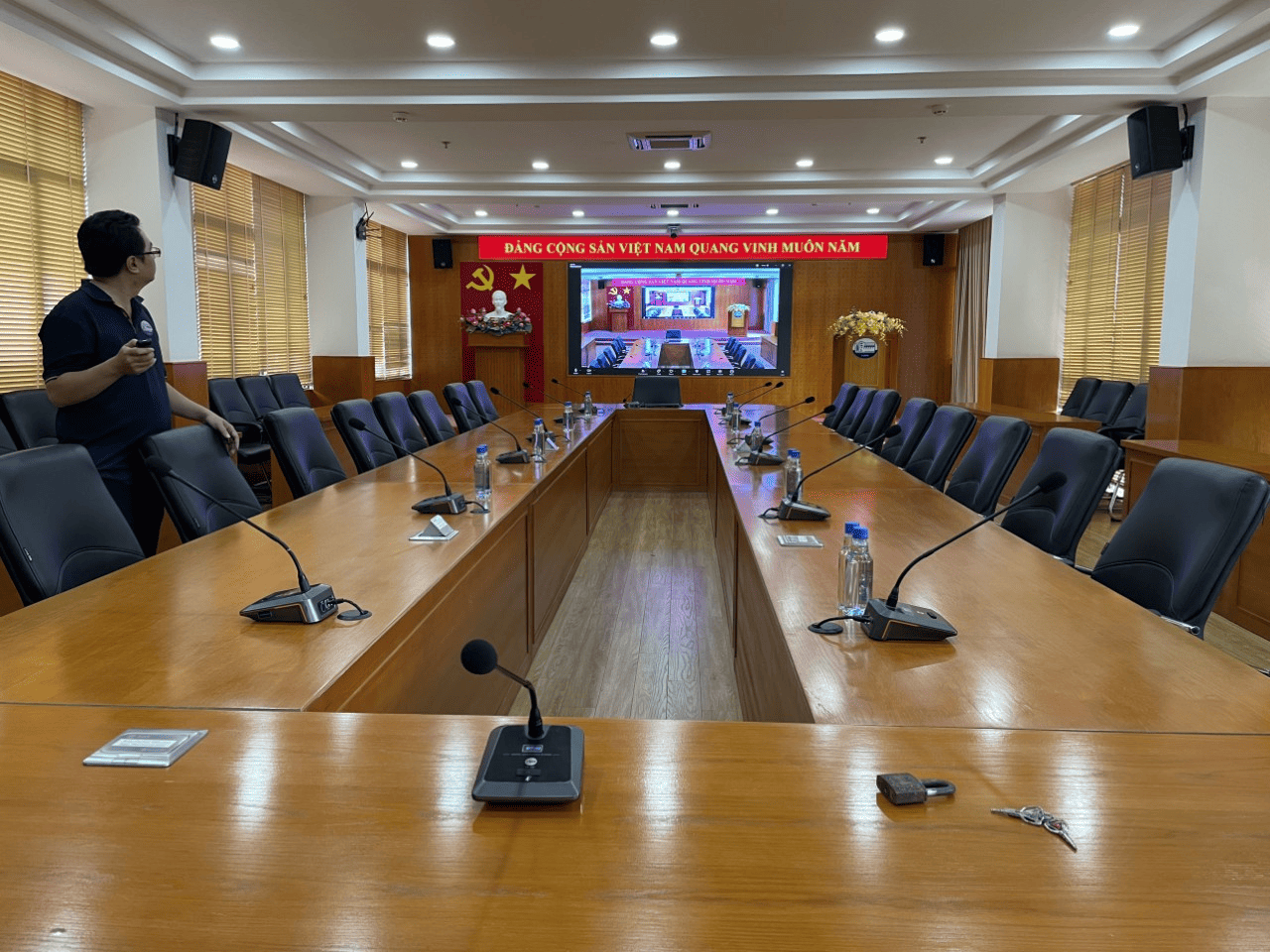 man-hinh-led-100-inch