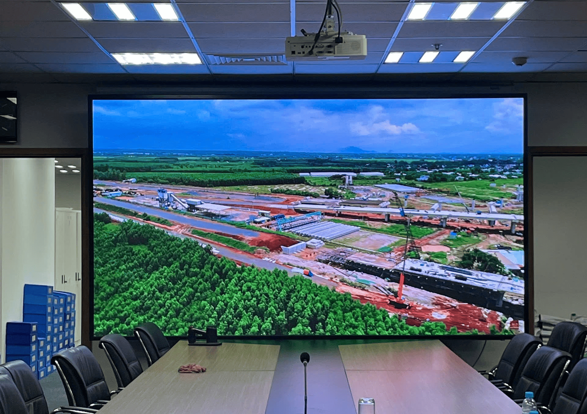 man-hinh-led-300-inch