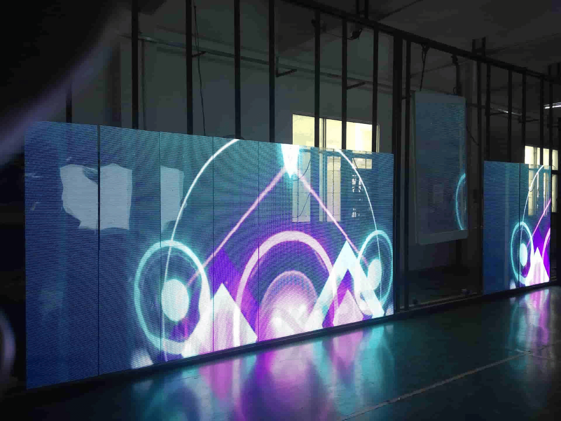 man-hinh-led-trong-suot