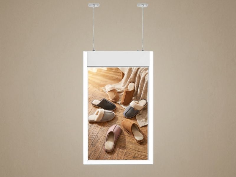 Vị trí lắp đặt màn hình quảng cáo thả trần 1 mặt 43 inch